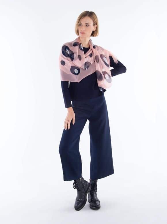 Completo blu e foulard